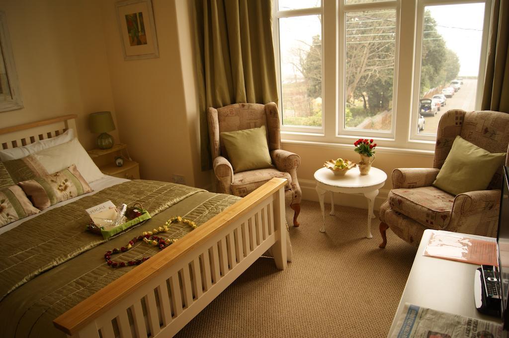 Sunset Guest House Hunstanton Rum bild A typical bedroom in a care home