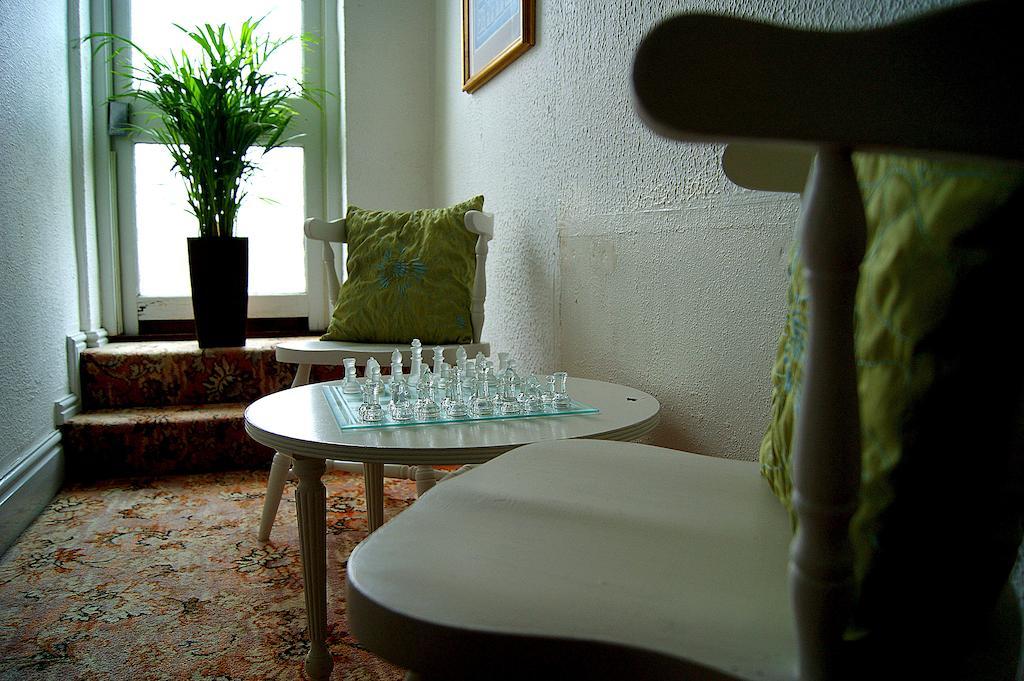 Sunset Guest House Hunstanton Exteriör bild A chess set