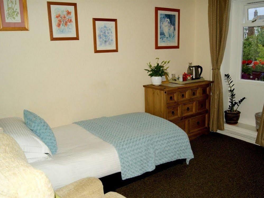 Sunset Guest House Hunstanton Exteriör bild A typical bedroom at the centre
