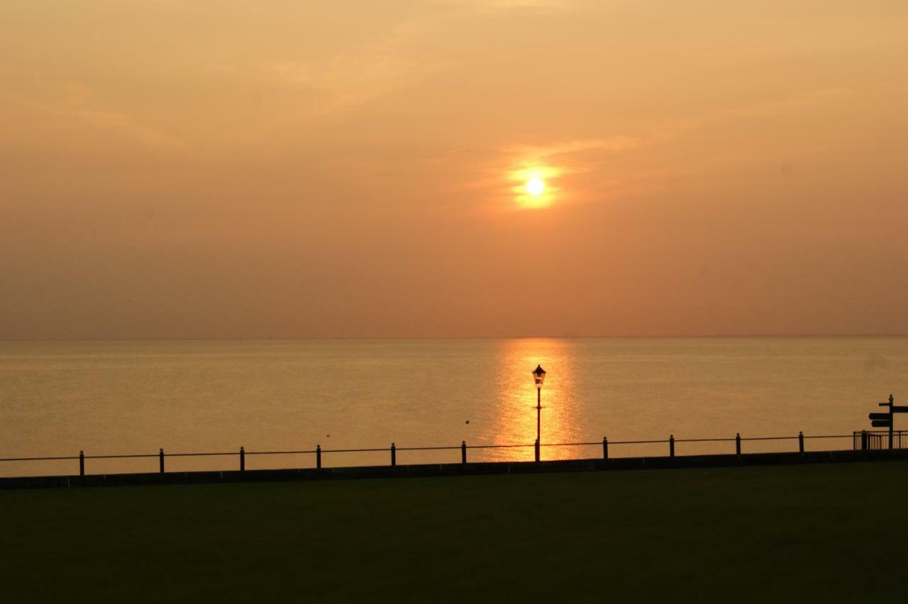 Sunset Guest House Hunstanton Rum bild Sunset over the bay